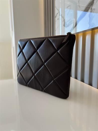 Acı kahve Kapitone Şık Clutch  Zarif ve Minimal Tasarım