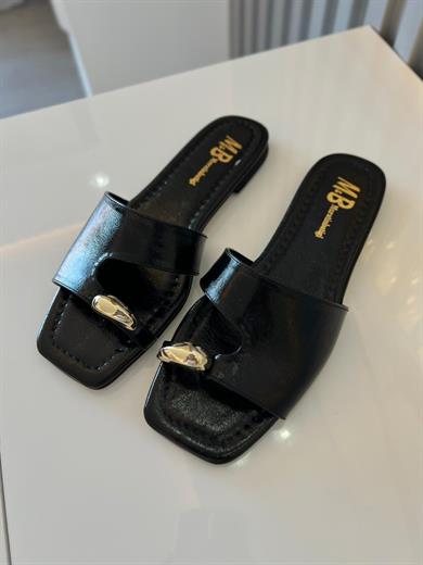 Aksesuar Detaylı SİYAH Pencereli Kadın Terlik