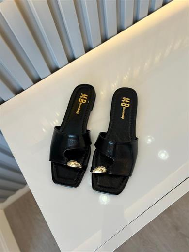 Aksesuar Detaylı SİYAH Pencereli Kadın Terlik