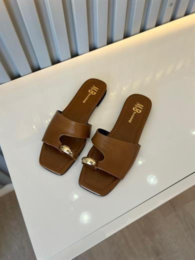 Aksesuar Detaylı TABA Pencereli Kadın Terlik