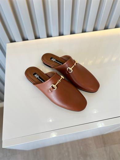 Altın Tokalı Taba Kadın Terlik .Düz Taban