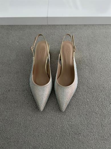 bej, 5 cm kalın topuklu, sivri burunlu ve arkası tokalı şık davet ayakkabısı