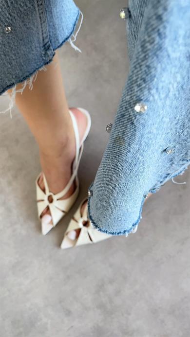 BEJ  Çapraz Bantlı İnce Topuklu Ayakkabı 5 cm