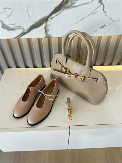 bej  kadın ayakkabısı.ve kombin çanta 
