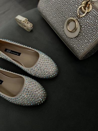 BEJ RENK TAŞ DETAYLI GÜMÜŞ RENK KADIN ÇANTA VE  BABET KOMBİN