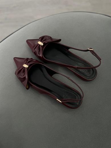Bordo Renk. Fiyonk detaylı şık babet.36-43 numara arası mevcut