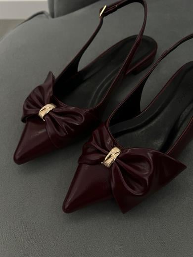 Bordo Renk. Fiyonk detaylı şık babet.36-43 numara arası mevcut