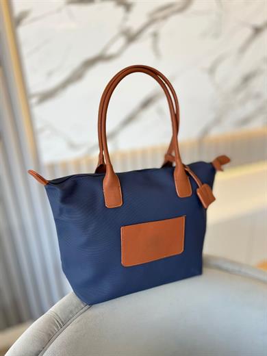 Hem zarif hem kullanışlı Günlük kombinlerinin vazgeçilmezi  LACIVERT | KAHVE RENK DETAYLI