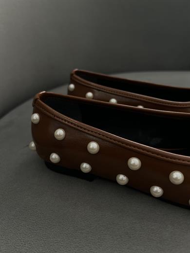 İnci detaylı taba babet. Şık ve rahat tasarım. 36–43 numara arası