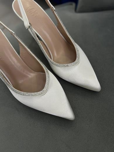 Kerm renk, taş detaylı sivri burun kadın stiletto. 9 cm topuklu, arka bantlı şık tasarım