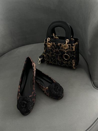 Kombin Leopar Renk ,  taş işlemeli zarif çiçek detaylı babet. ve çanta 