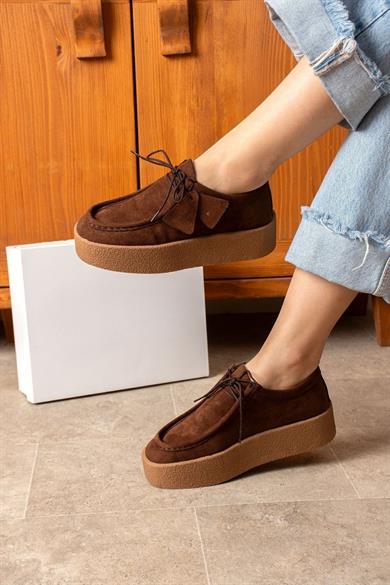Loafer kahve süet görünümlü ayakkabı;  4 cm kalın tabanı, rahat yapısı 