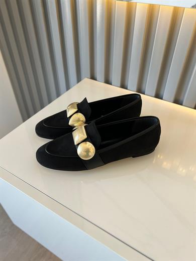 Loafer siyah  süet görünümlü ayakkabı.Gold detaylı metal .36 ve 43 arası