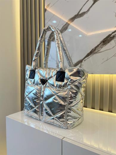 MERRA GÜMÜŞ KAPİTONE ŞİŞME KADIN ÇANTA