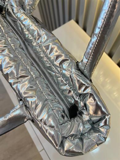 MERRA GÜMÜŞ KAPİTONE ŞİŞME KADIN ÇANTA