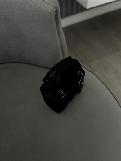 Mini Siyah Çanta – Mat Deri Zincir Askılı