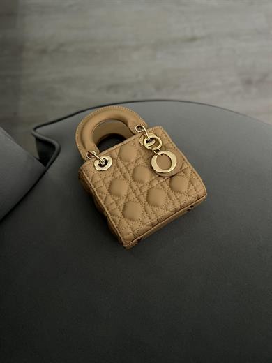 Mini TabaÇanta – Mat Deri Zincir Askılı