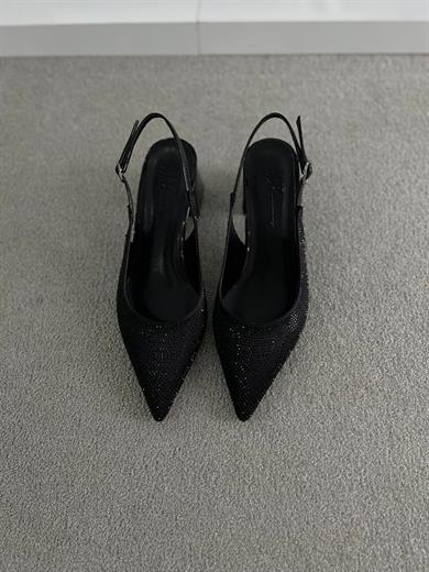siyah, 5 cm kalın topuklu, sivri burunlu ve arkası tokalı şık davet ayakkabısı