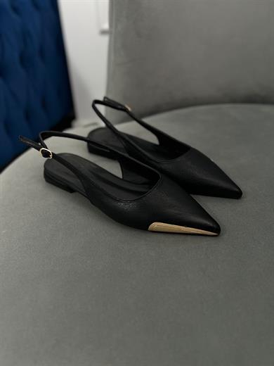 Siyah gold uç detaylı babet . Şık, rahat ve tam kalıptır. 36–43 numara.