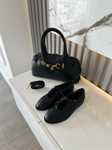 siyah kadın ayakkabısı.ve kombin çanta 