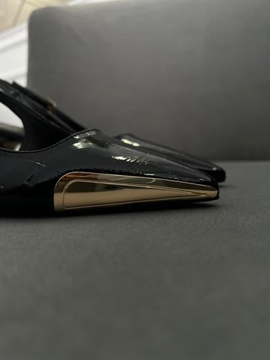 Siyah renk 5 CM topuklu şık kadın ayakkabı. 36-43 numara.