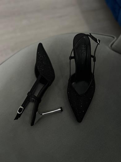 siyah  renk.zarif sivri burun tasarımı ve ışıltılı taş detaylarıyla özel günler için ideal, 9 cm topuklu şık ayakkabı.