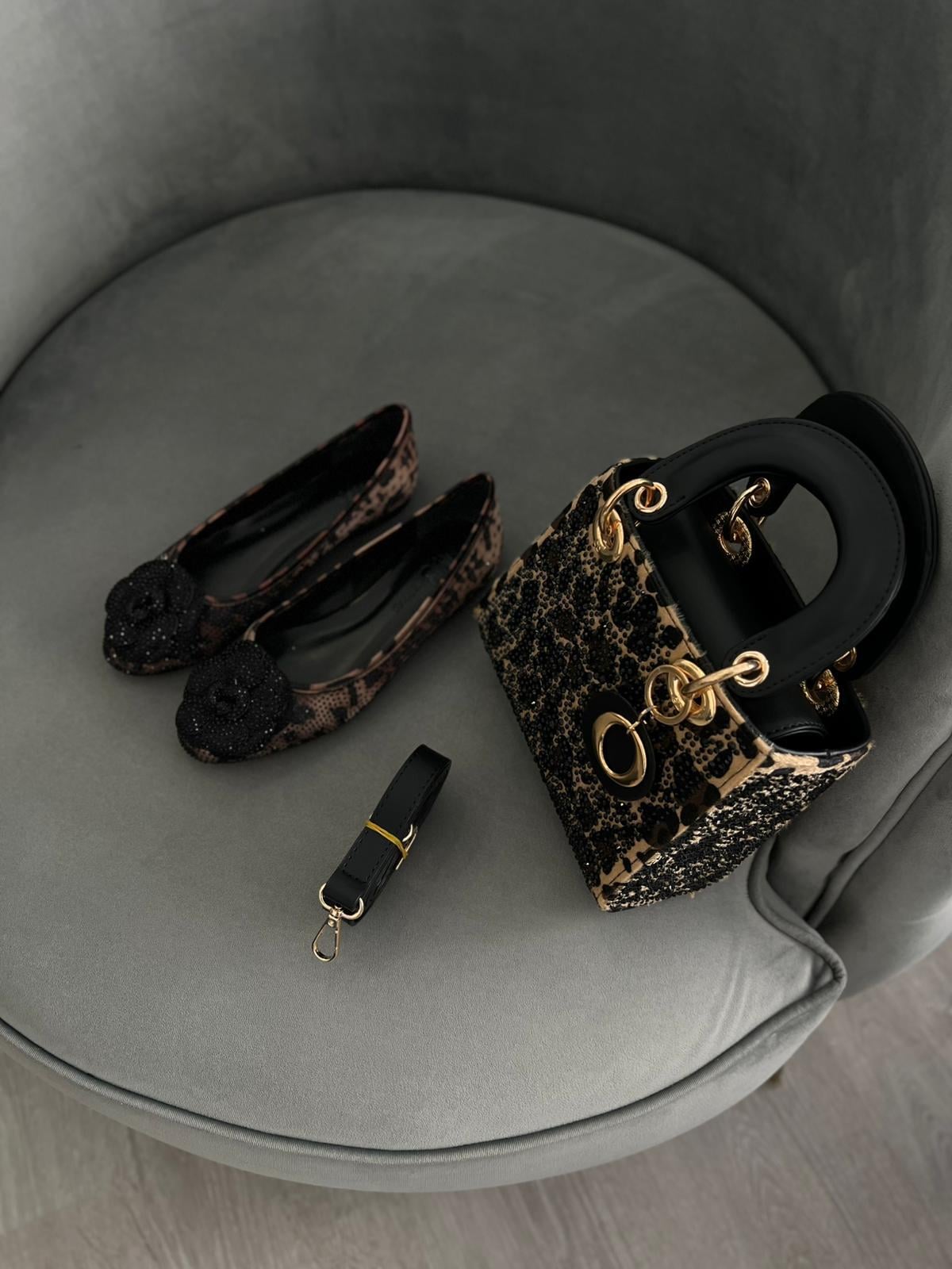 Kombin Leopar Renk ,  taş işlemeli zarif çiçek detaylı babet. ve çanta 