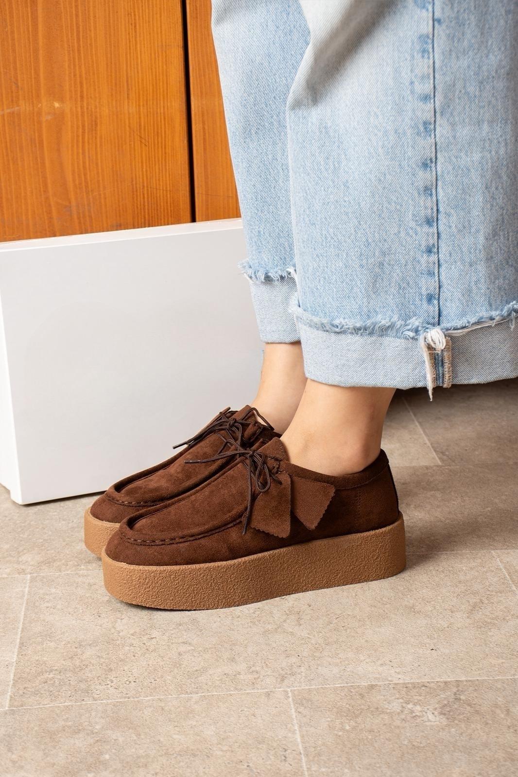 Loafer kahve süet görünümlü ayakkabı;  4 cm kalın tabanı, rahat yapısı 