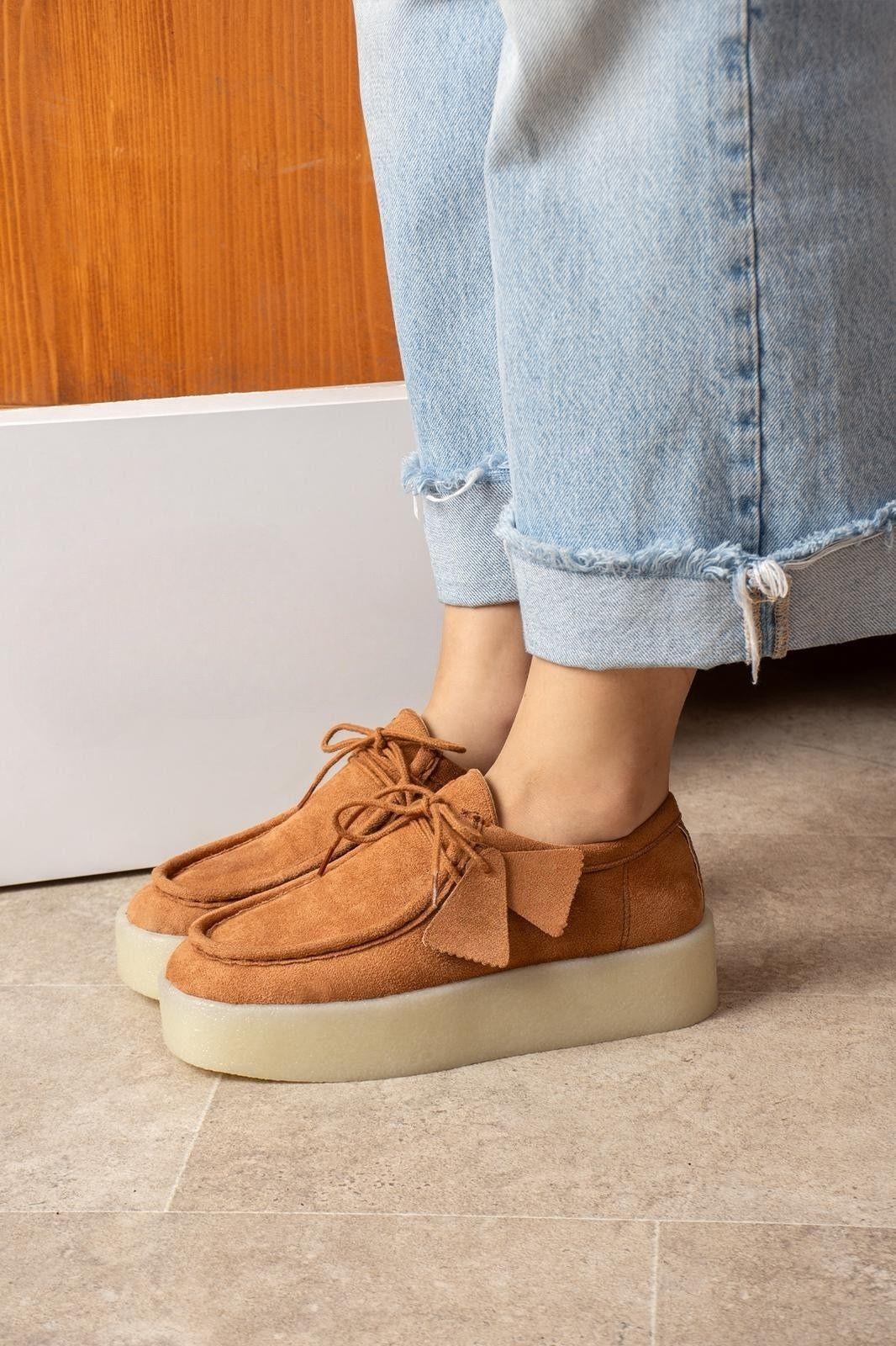 Loafer taba süet görünümlü ayakkabı;  4 cm kalın tabanı, rahat yapısı 