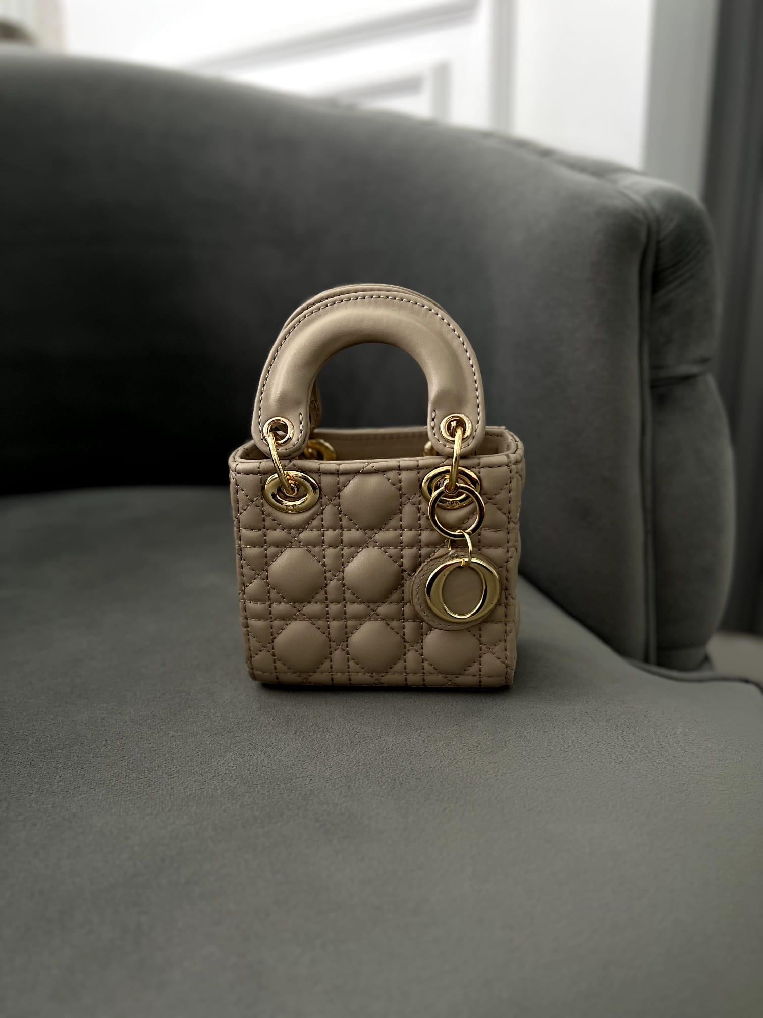 Mini Bej Çanta – Mat Deri Zincir Askılı