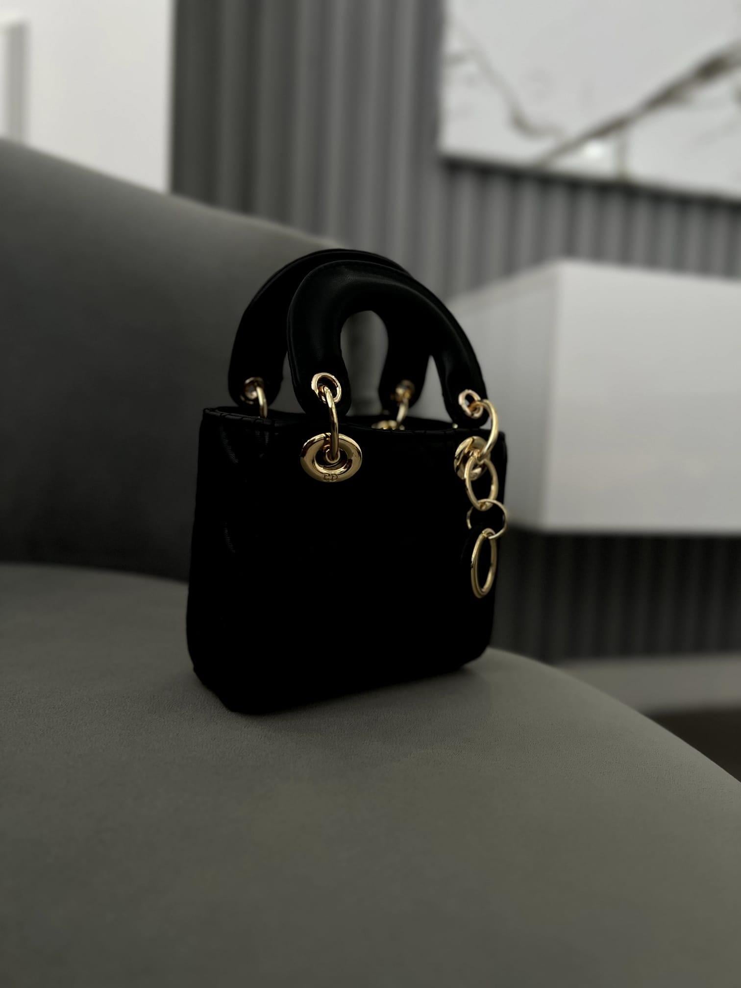 Mini Siyah  Çanta – Mat Deri Zincir Askılı