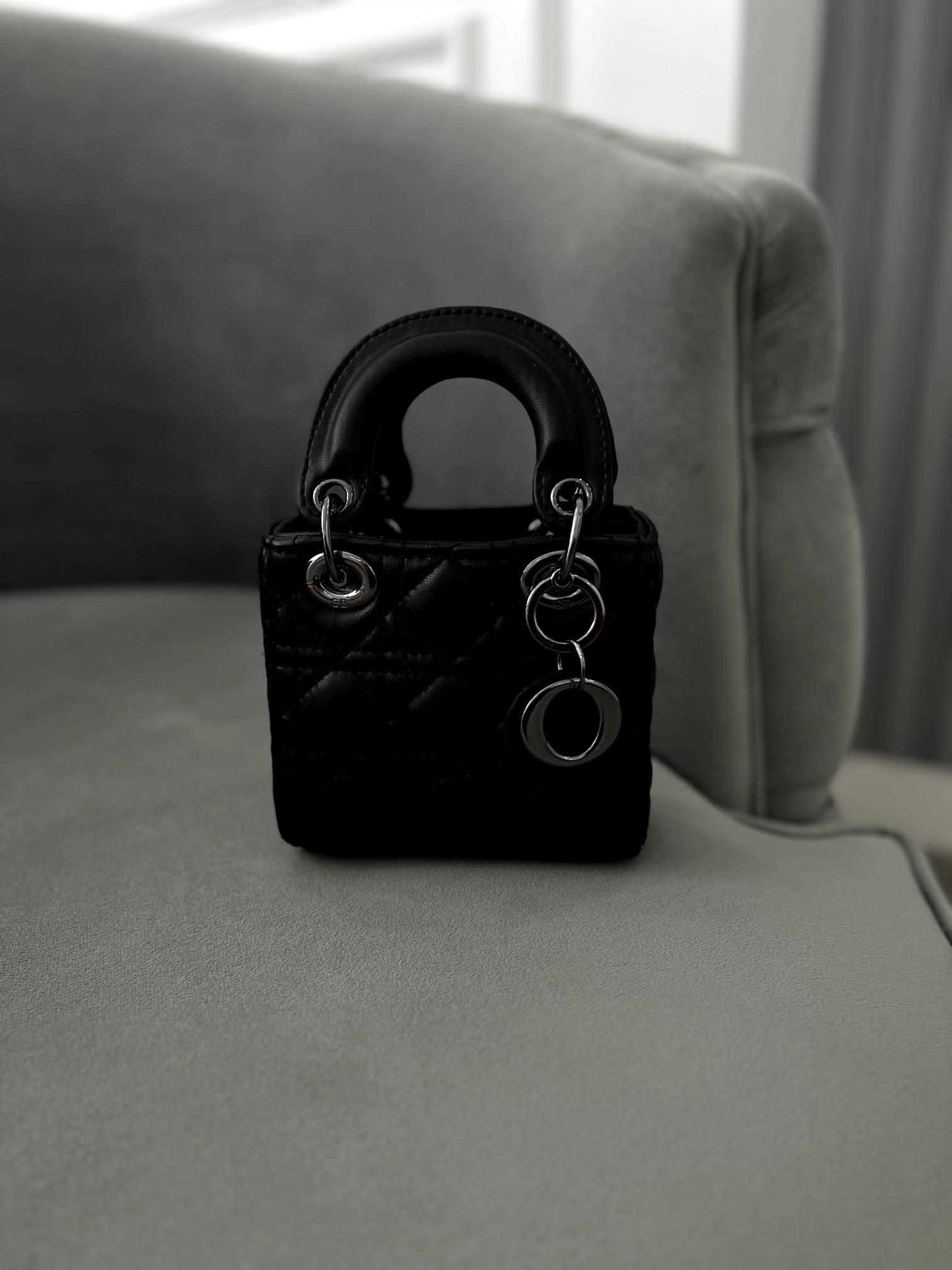 Mini Siyah Çanta – Mat Deri Zincir Askılı