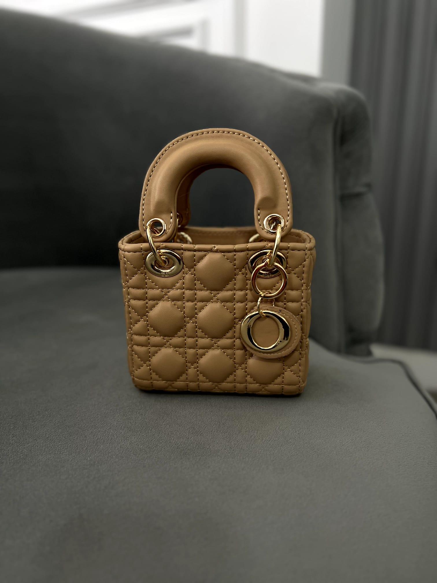 Mini TabaÇanta – Mat Deri Zincir Askılı