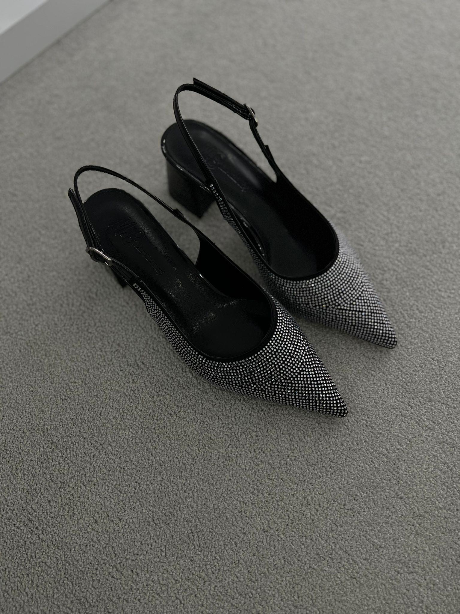 siyah cancan taş, 5 cm kalın topuklu, sivri burunlu ve arkası tokalı şık davet ayakkabısı