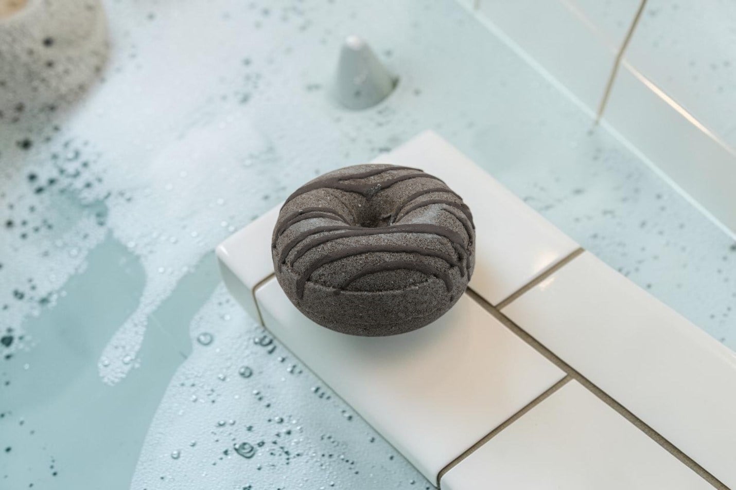 Hindistan Cevizi Yağlı Donut Banyo Bombası – Yoğun Nemlendirici & Besleyici Banyo Topu