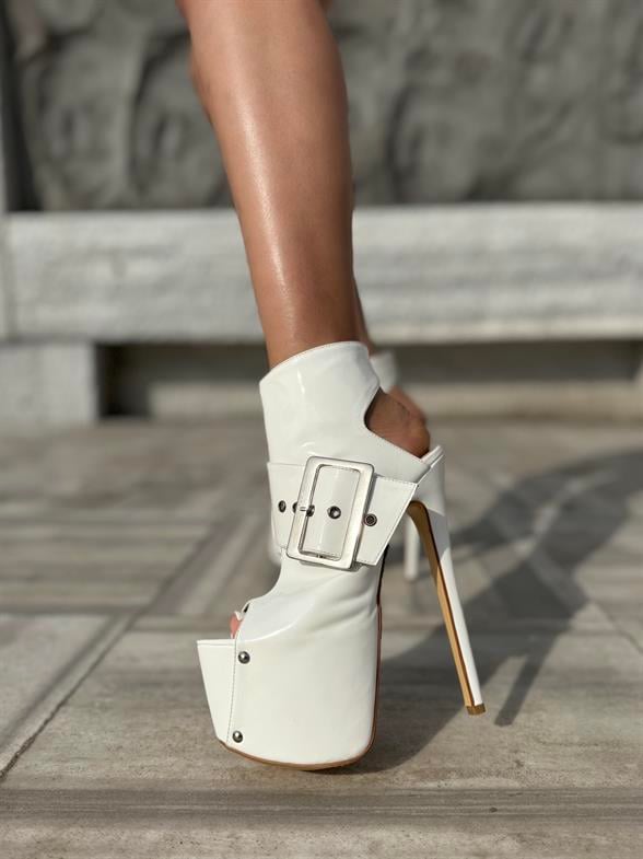 Lissa Beyaz Zımba Detaylı Platform Ayakkabı
