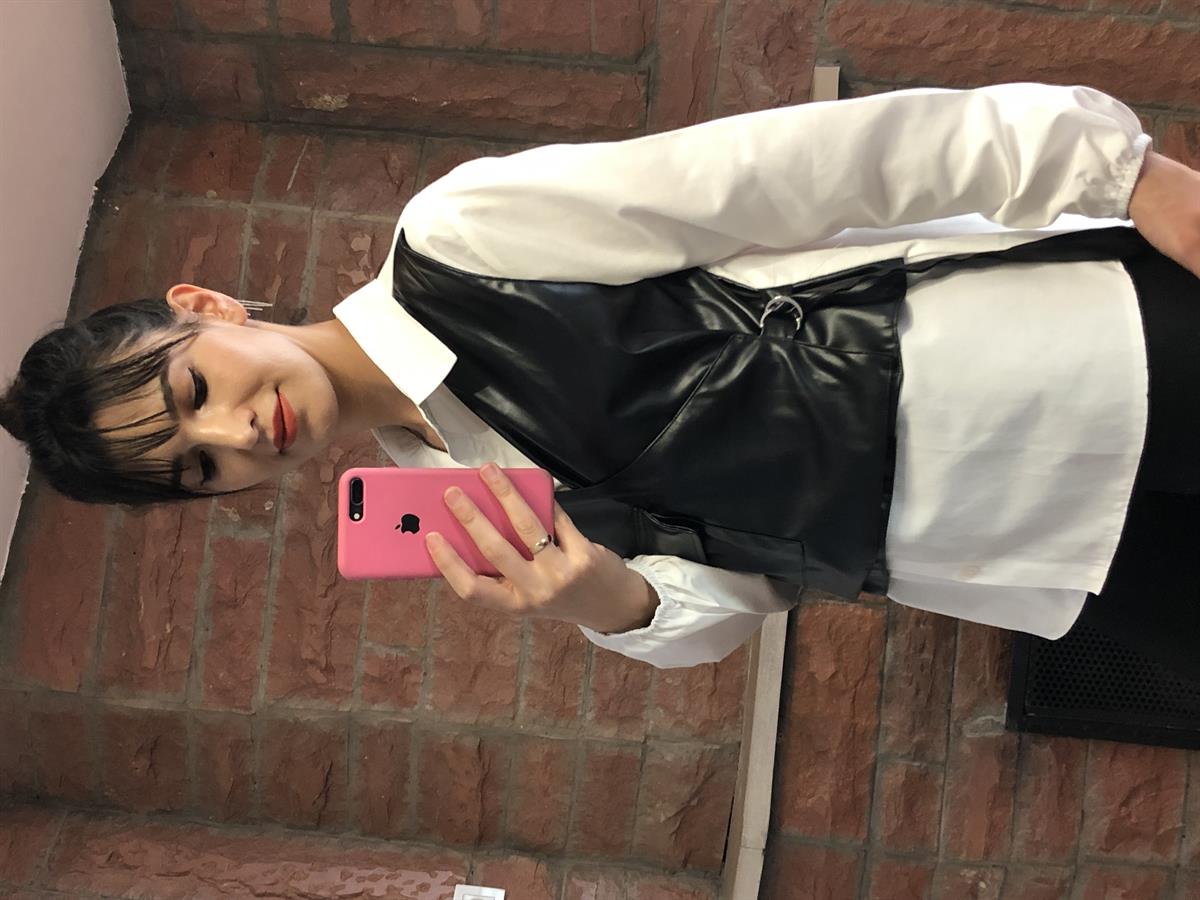 Deri Detaylı Gömlek