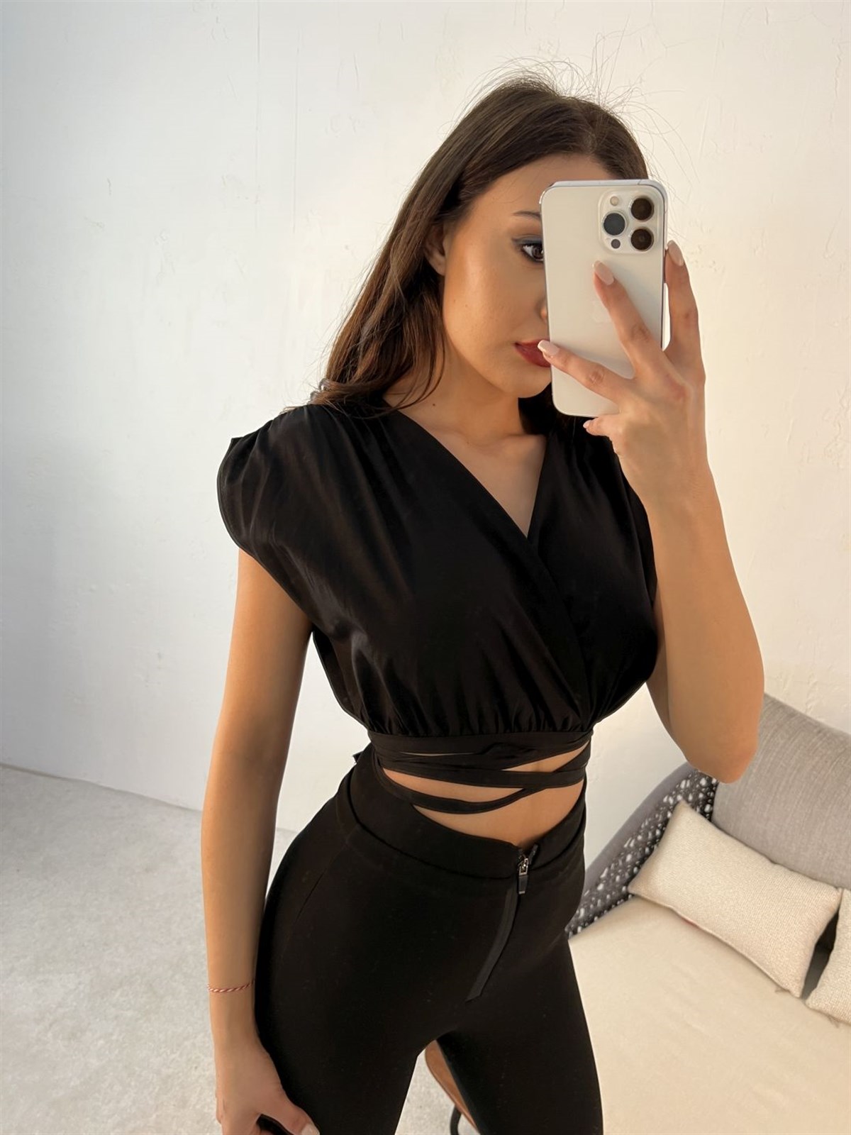 Kruvaze Yaka Bağlamalı Crop Gömlek