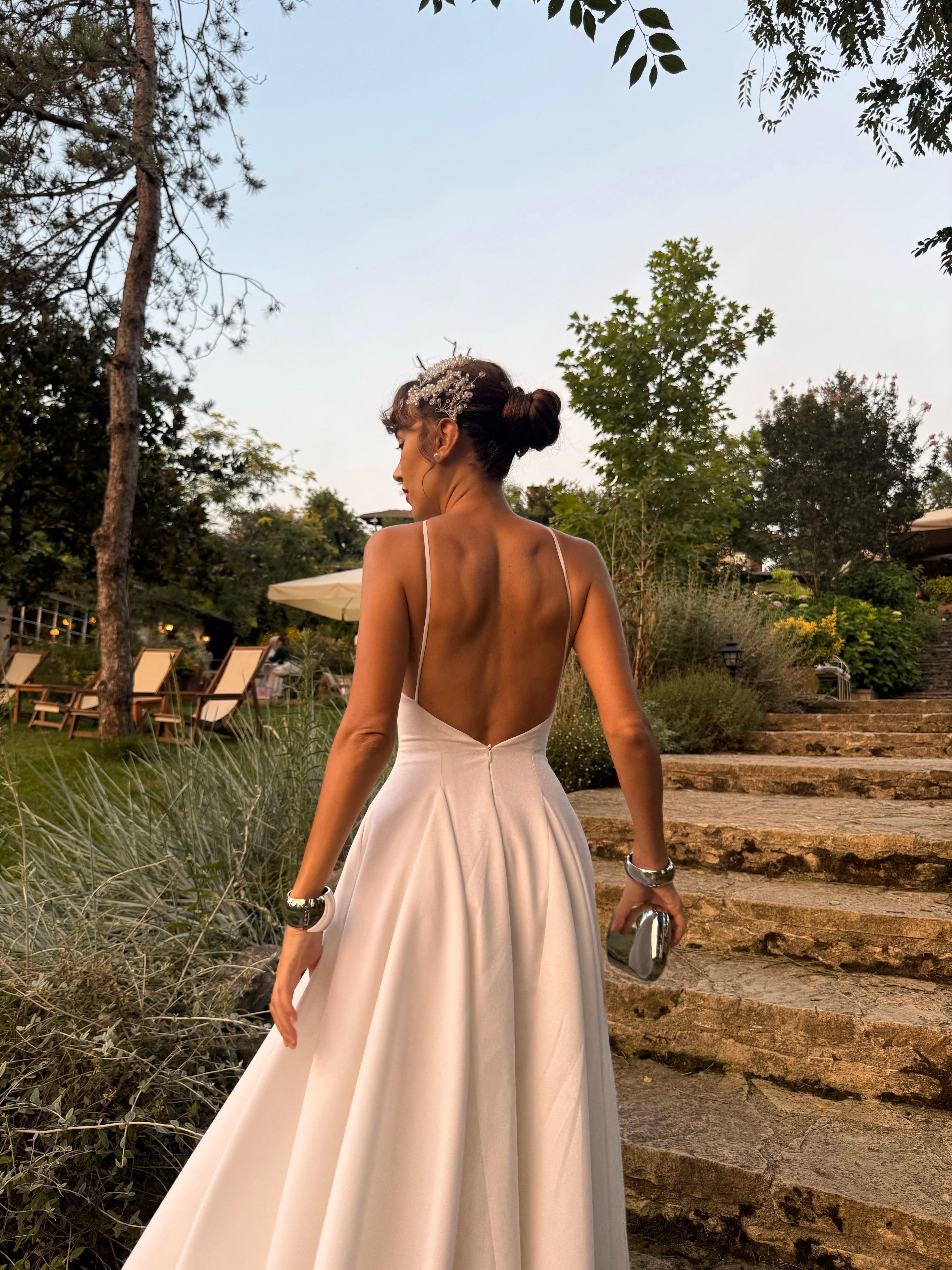 Marguerite Elbise Beyaz