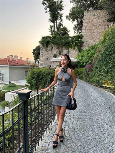 Boyun Detaylı Elbise Gri