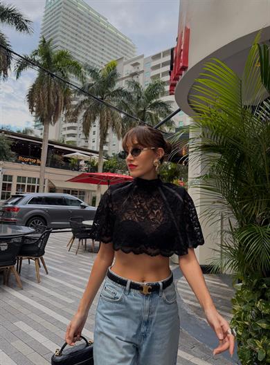 Encaje Uzun Yaka Siyah