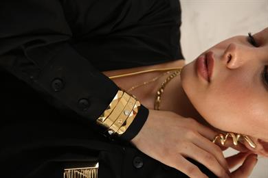 Gold Asimetrik Kelepce