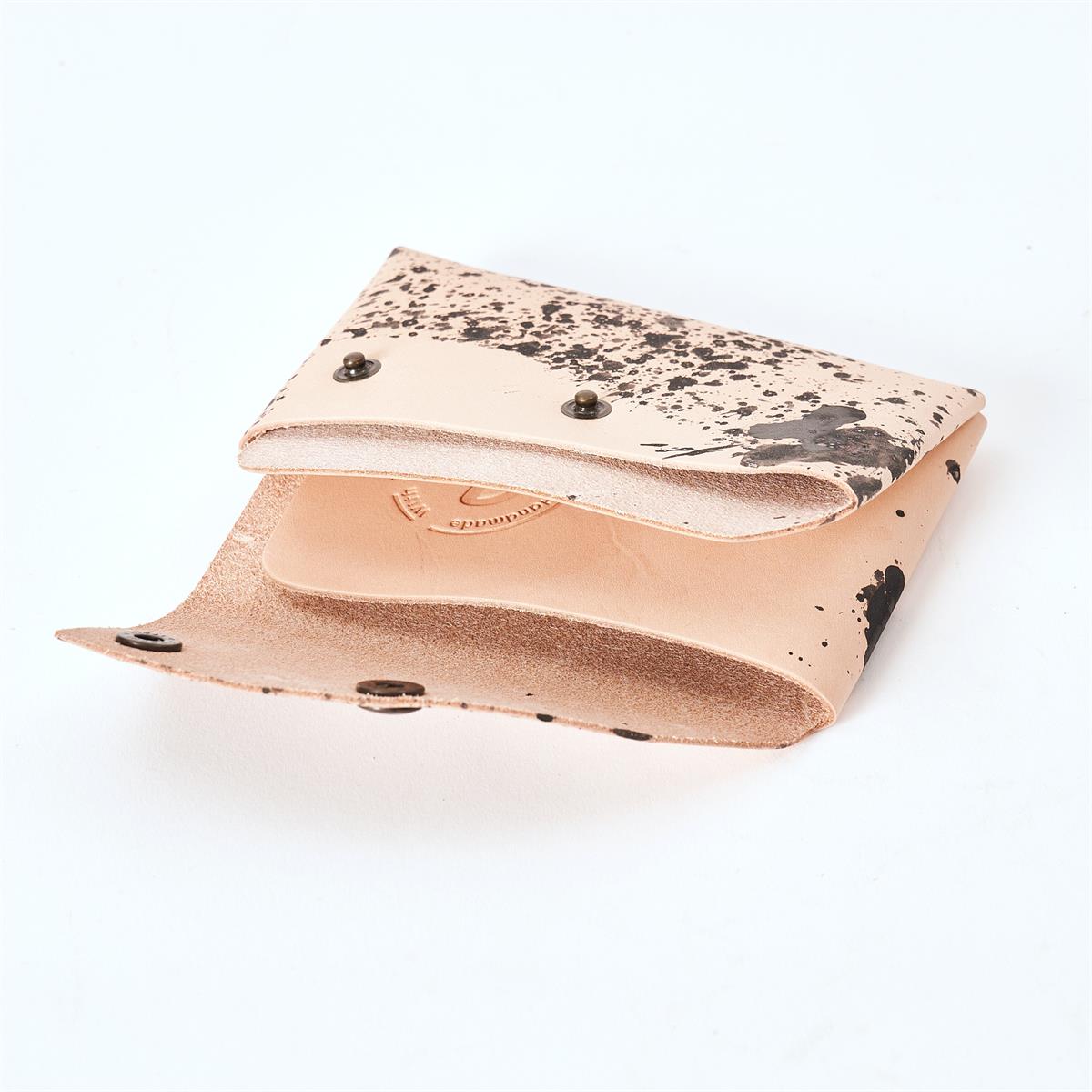 Lummbo, Nude Dots Pasaportluk
