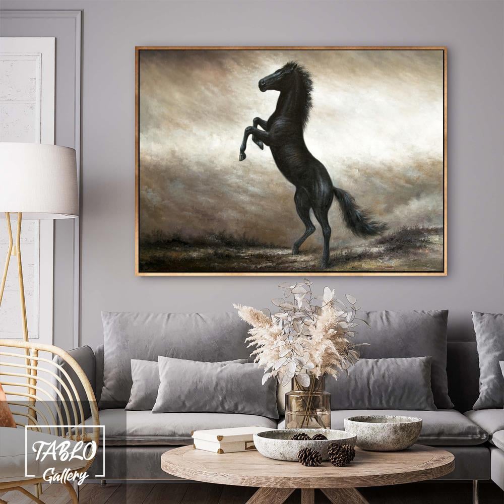 Siyah Şaha Kalkmış At Kanvas Tablo