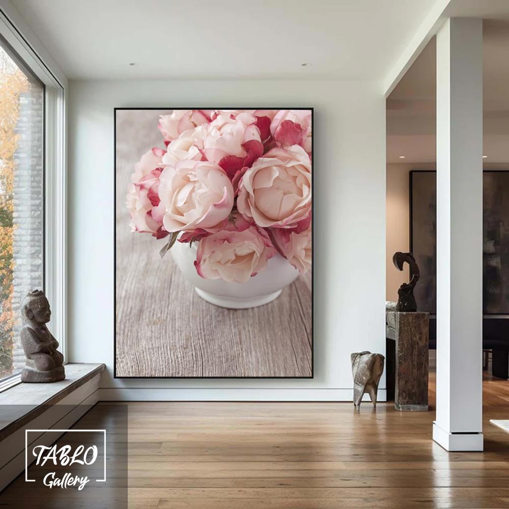 Beyaz Oval Vazo İçerisinde Pembe Güller Kanvas Tablo