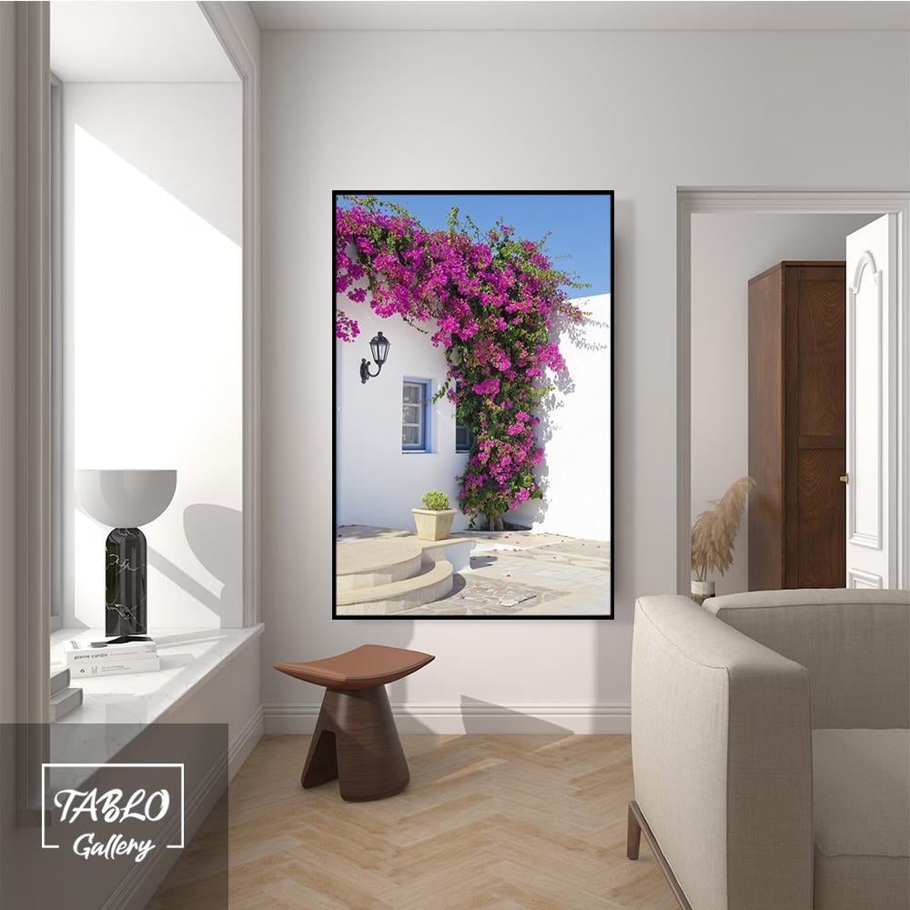 Bodrum Evi Üstünde Begonviller Kanvas Tablo