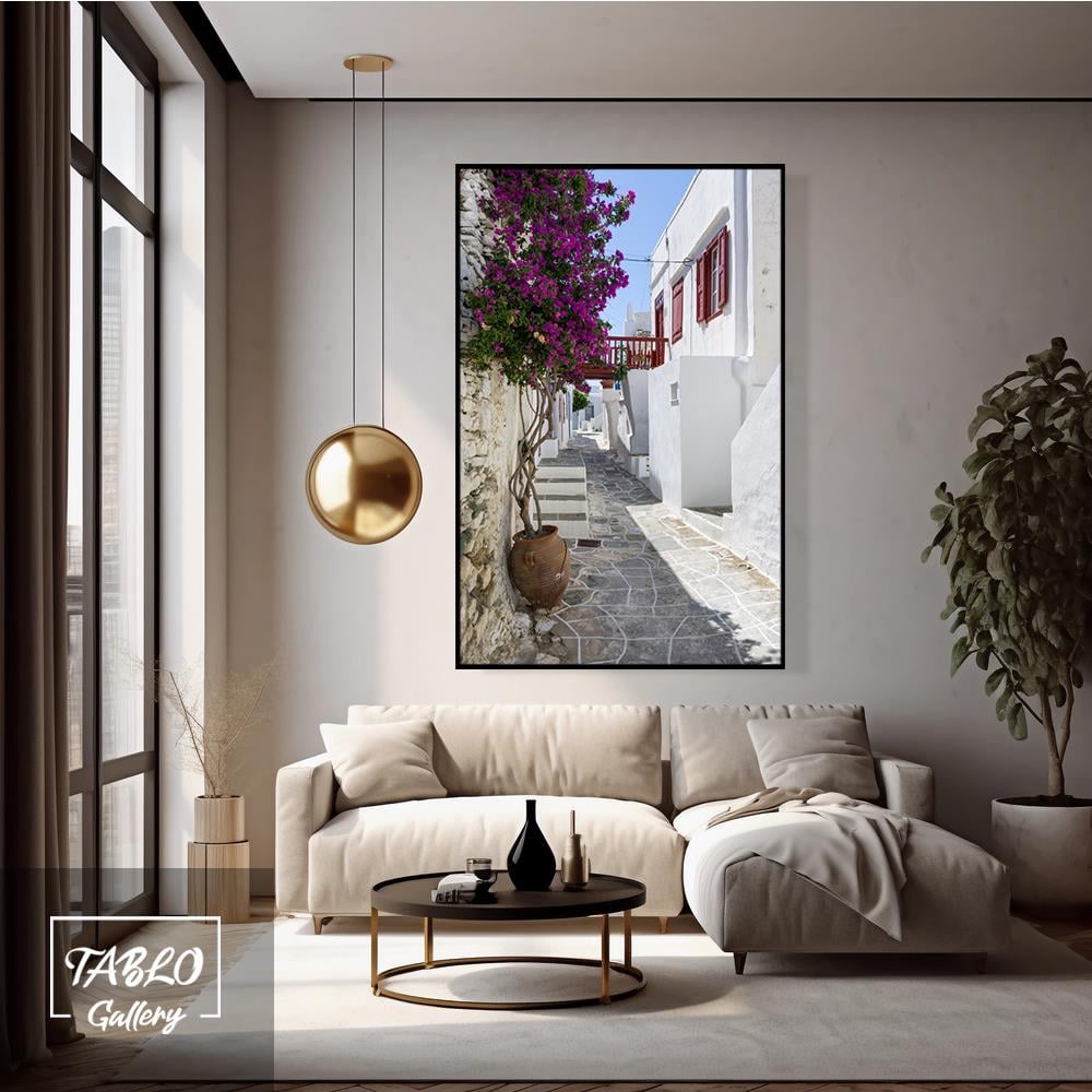 Kırmızı Pencereli Beyaz Ev ve Sokak Kanvas Tablo