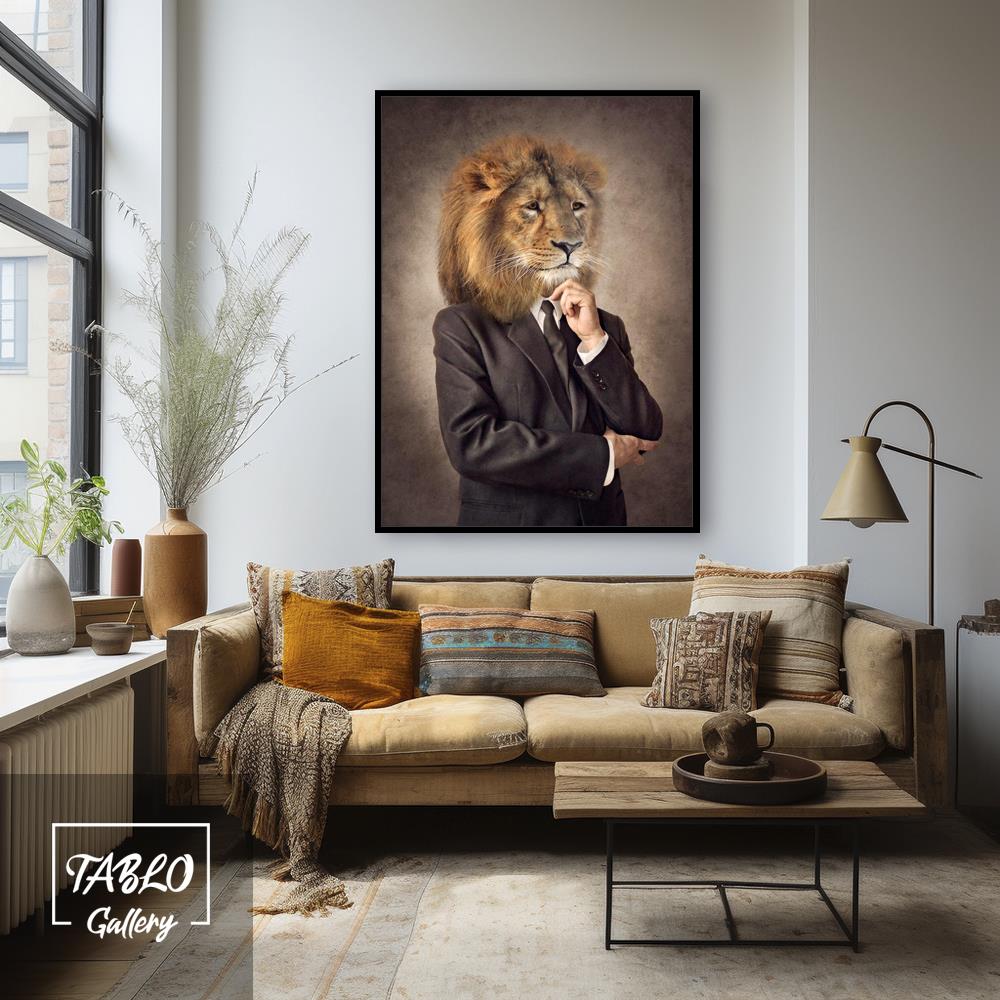 Takım Elbiseli Aslan Figürü Kanvas Tablo