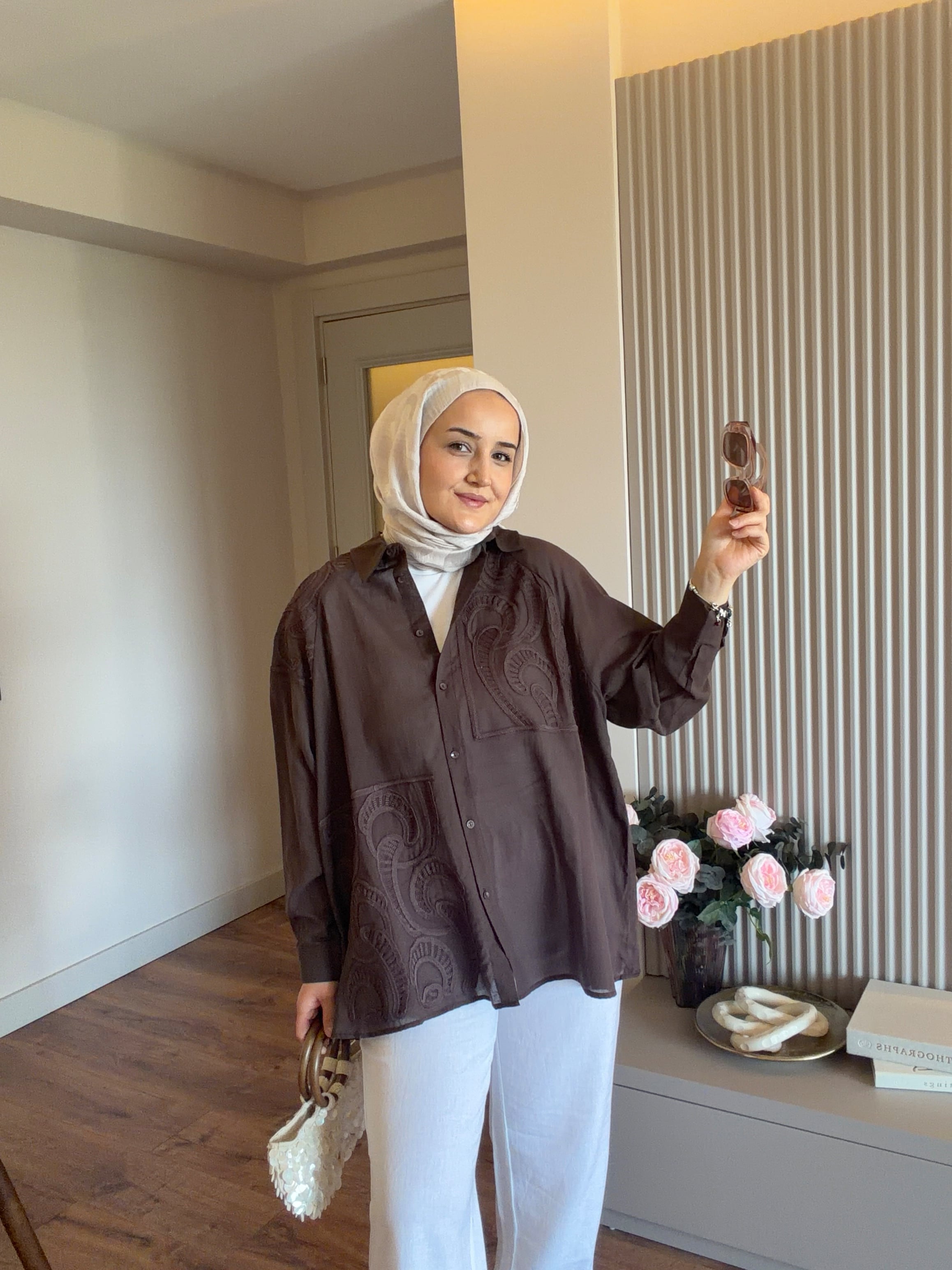 Nakış Detaylı Vual Gömlek Kahve - GÖMLEK