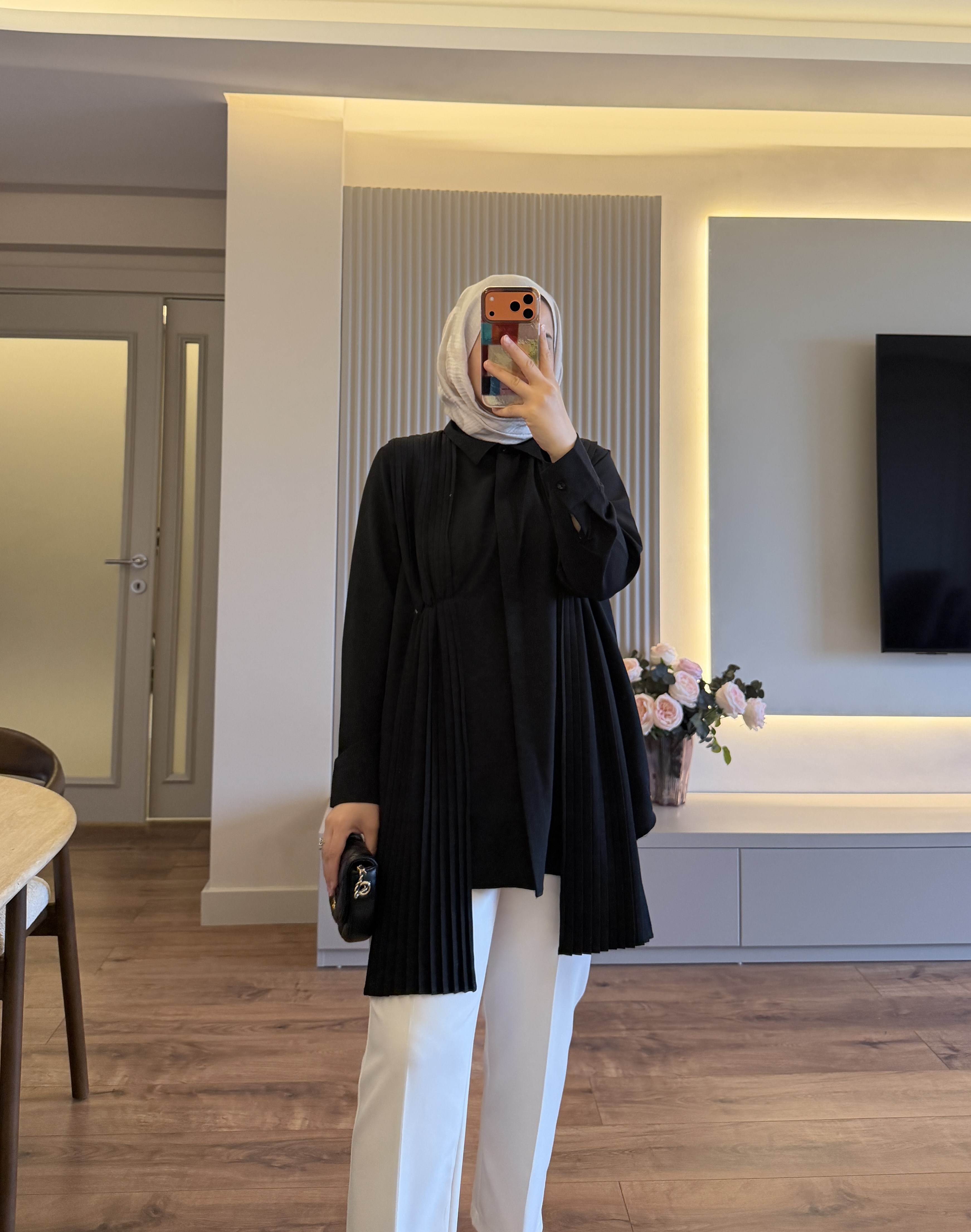 Önü Pilise Detaylı Gömlek Siyah - GÖMLEK